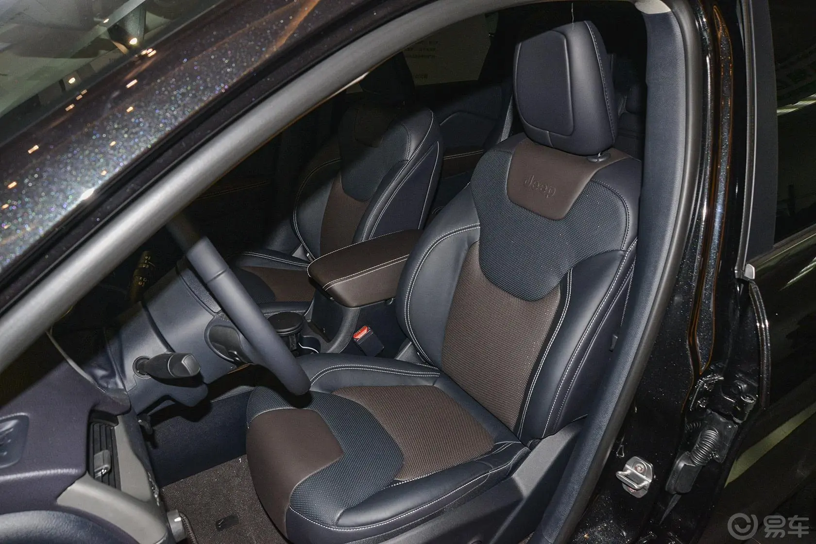 自由光2.4L 全能版驾驶员座椅