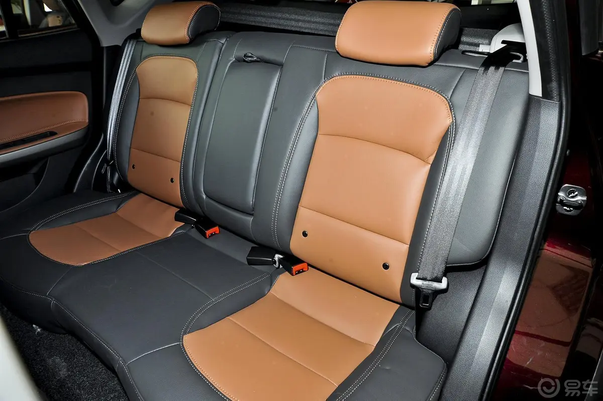 海马S51.5T CVT 舒适型运动版后排座椅