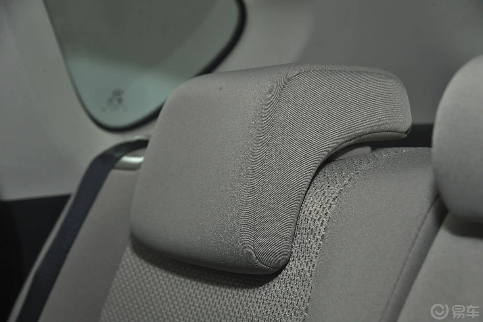 马自达CX-52.0L 手自一体 两驱 舒适版后排头枕