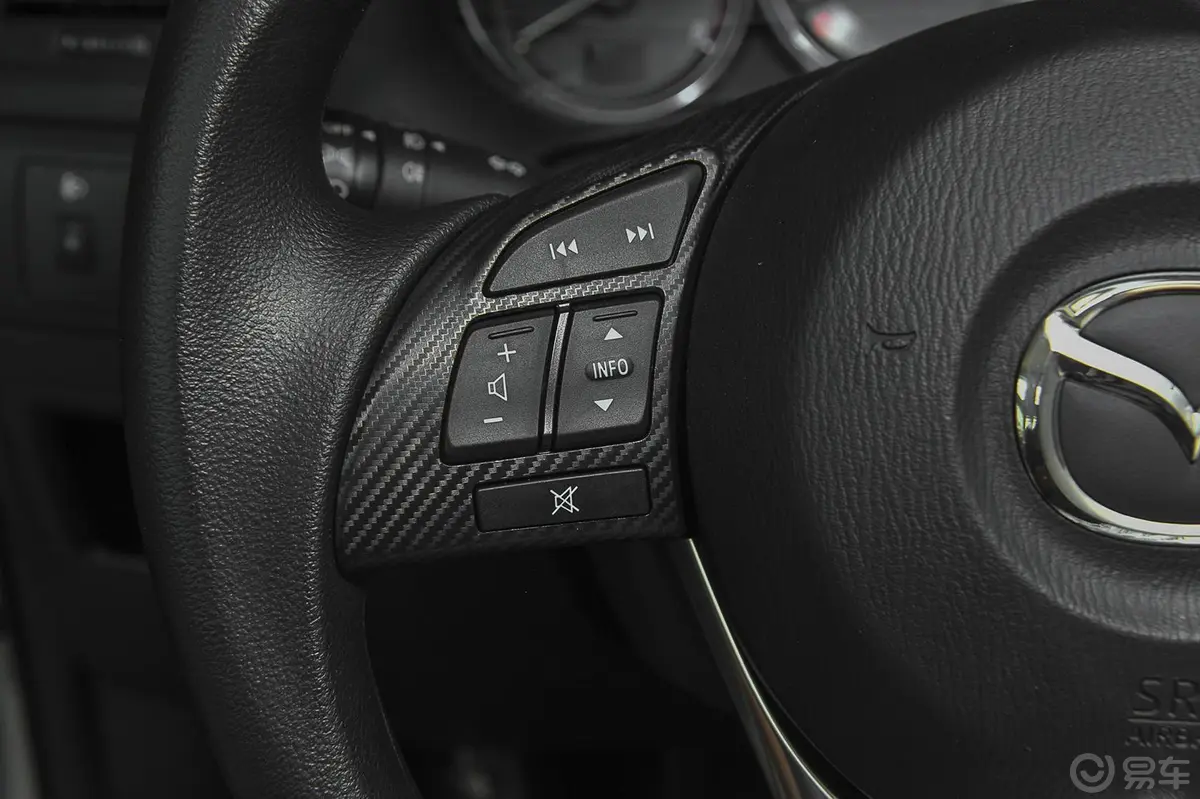 马自达CX-52.0L 手自一体 两驱 舒适版方向盘功能键（左）