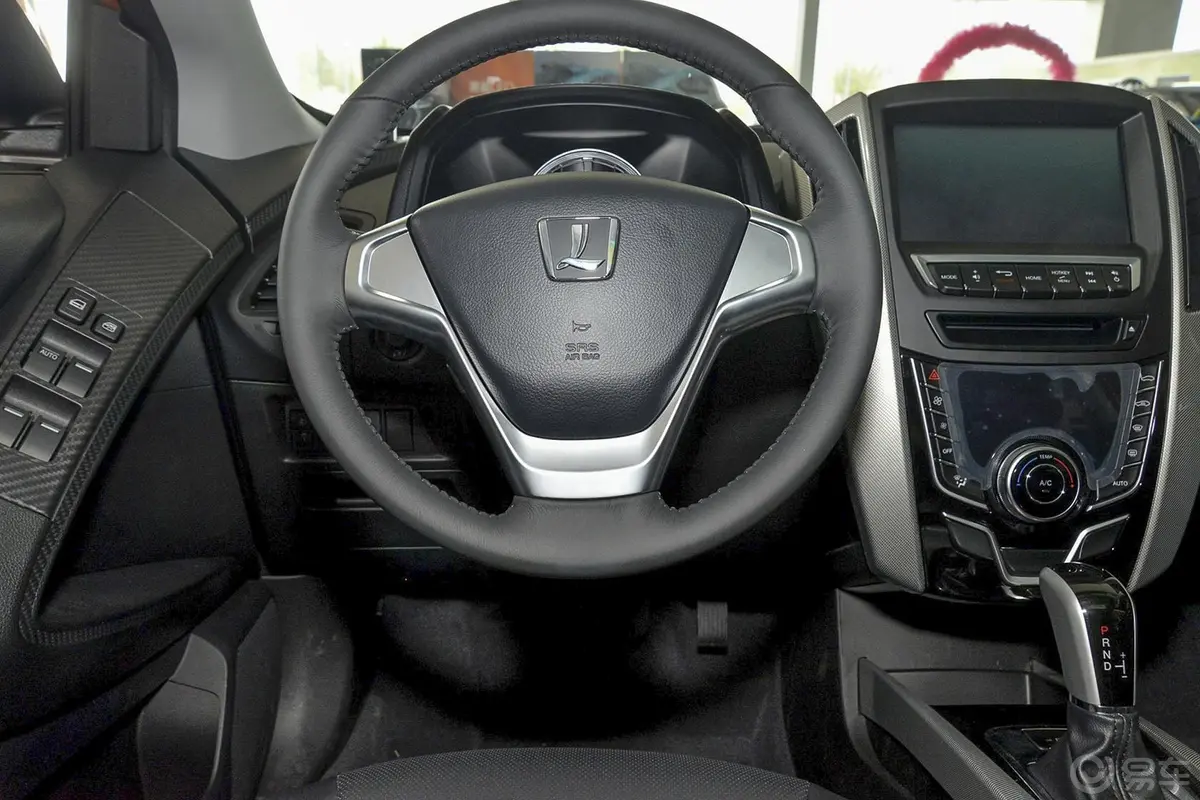 优6 SUV1.8T 智尊型驾驶位区域