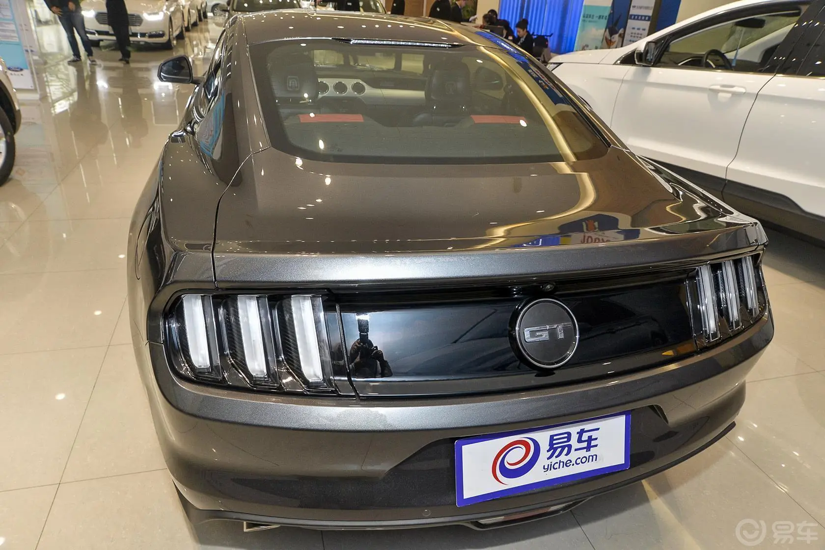 Mustang5.0L GT 手自一体 运动版外观