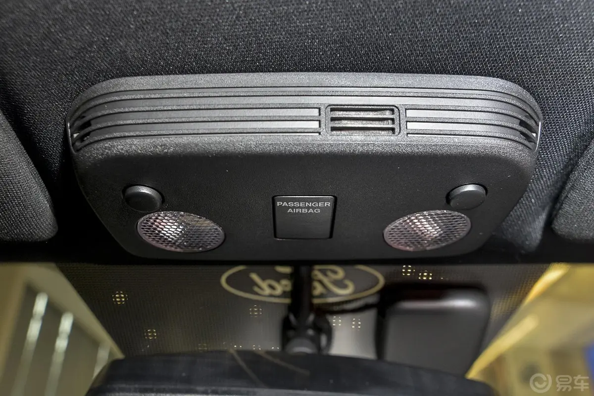 Mustang5.0L GT 手自一体 运动版前排车顶中央控制区