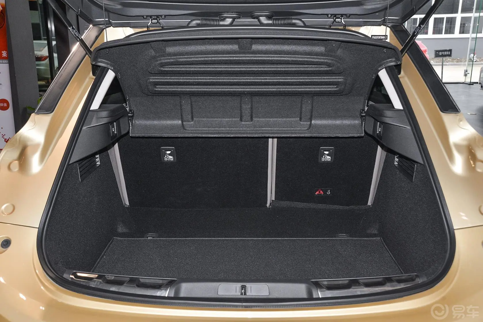 DS 61.8T 60周年限量版 THP200行李箱空间