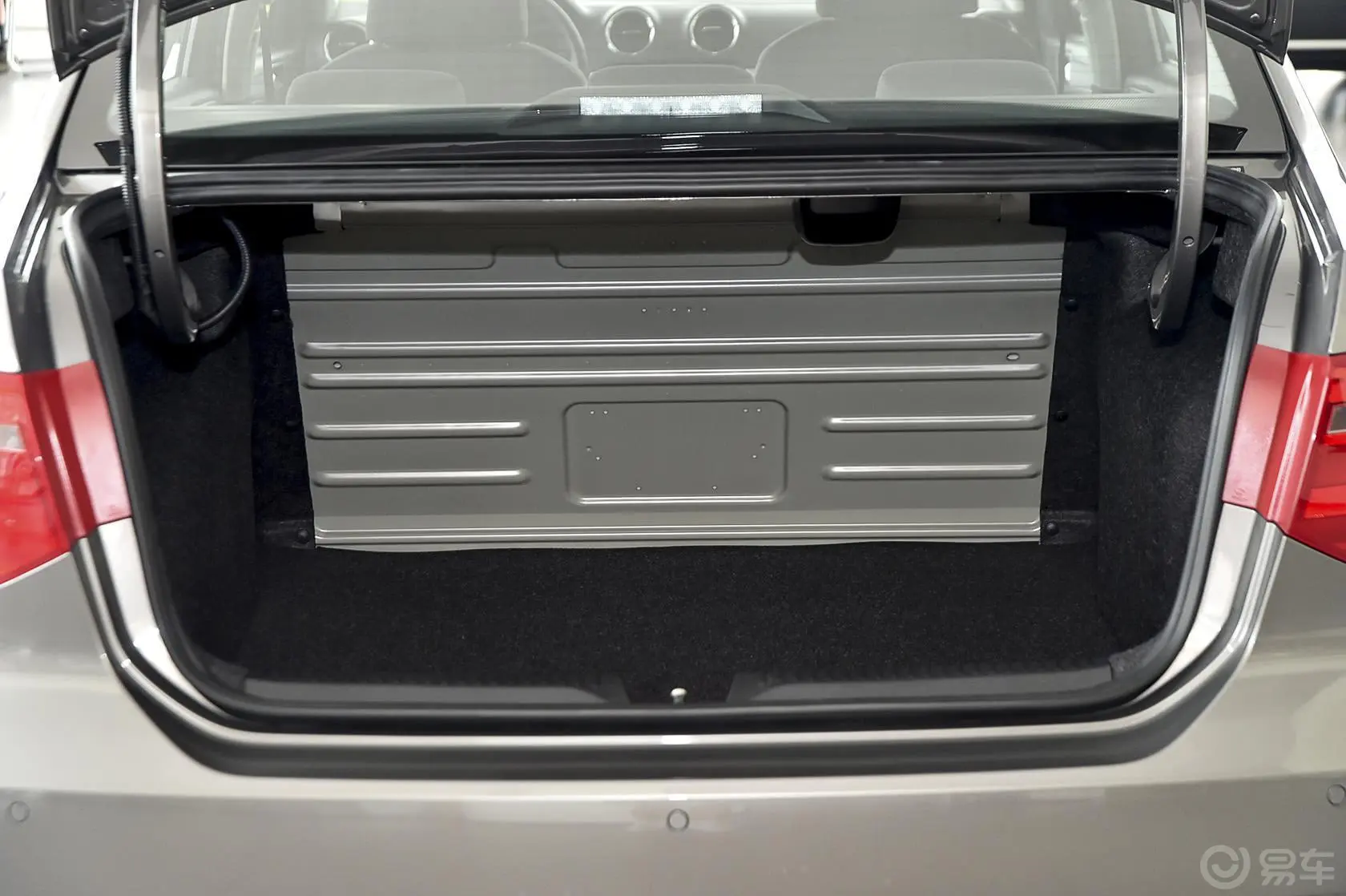捷达质惠版 1.4L 手动舒适型行李箱空间