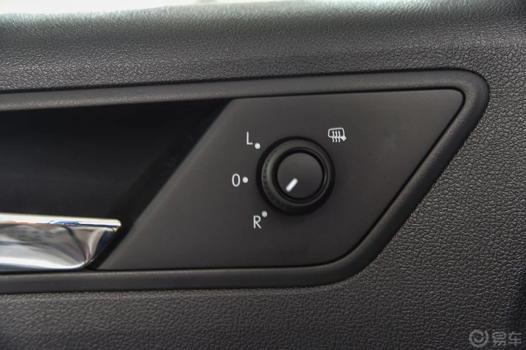 捷达质惠版 1.4L 手动舒适型外后视镜控制键