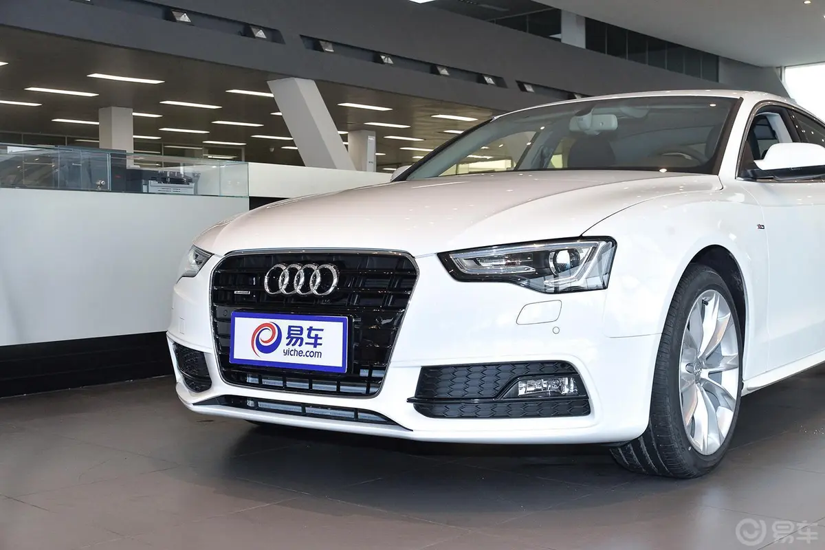 奥迪A5Sportback 45 TFSI quattro车头局部