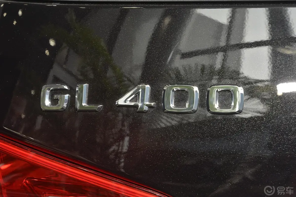 奔驰GL级400 4MATIC 豪华型尾标