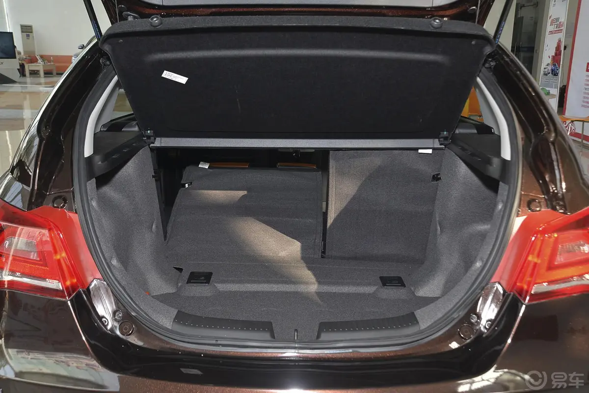 帝豪RS 1.5L CVT 向上版行李箱空间（后排左放倒）