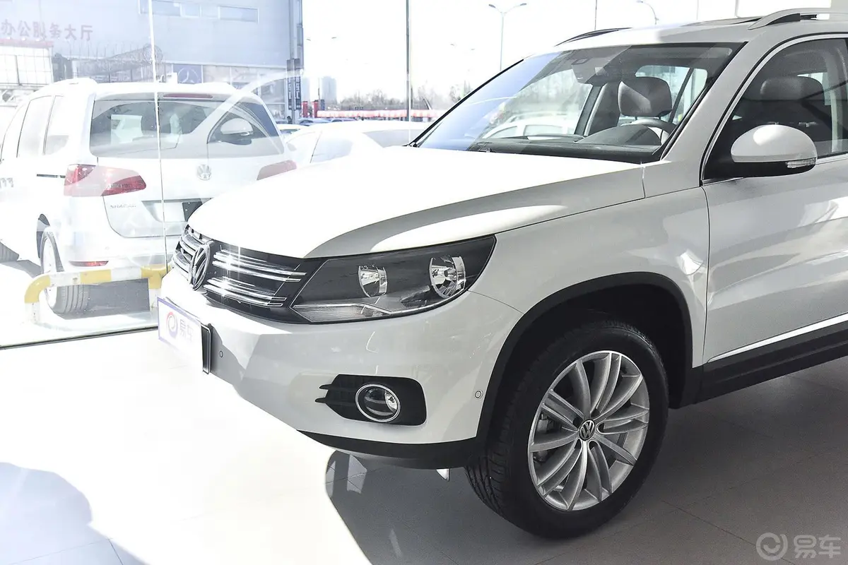 Tiguan2.0 TSI 舒适版车头局部