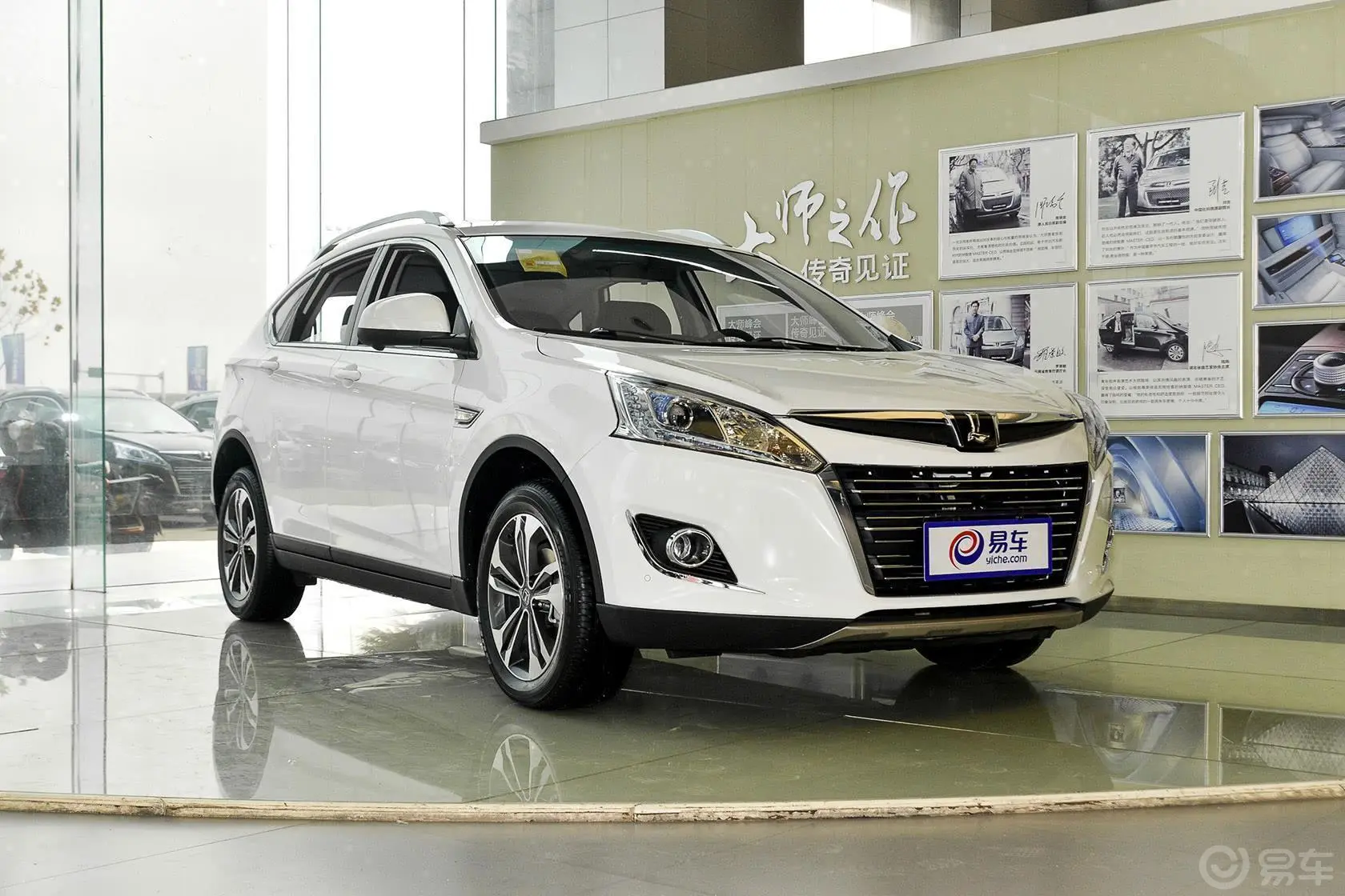 优6 SUV2.0T 旗舰型雾灯