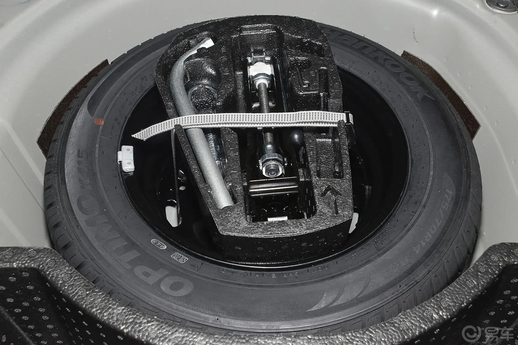 捷达质惠版 1.6L 自动舒适型备胎