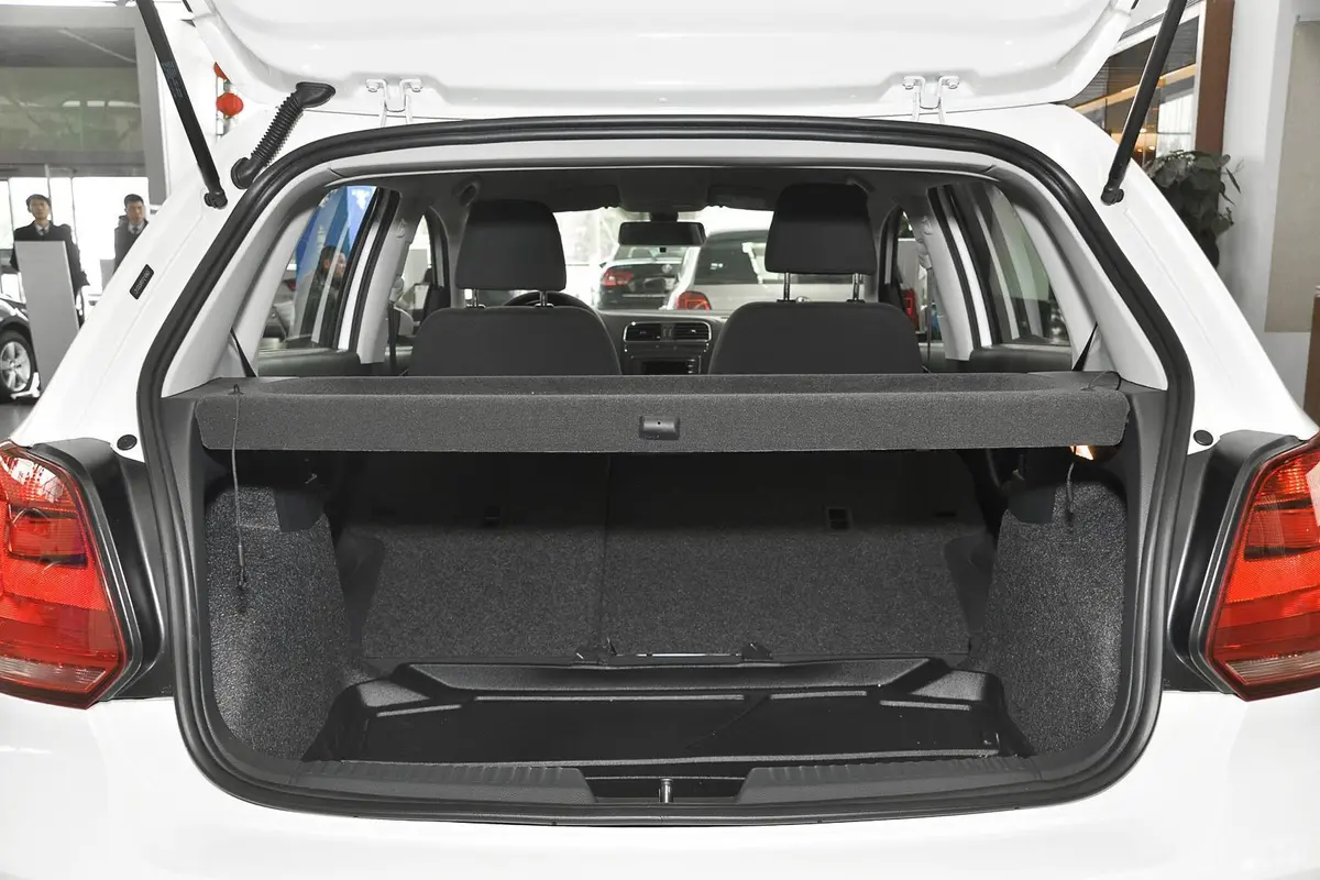 Polo1.6L 自动 舒适版行李箱空间