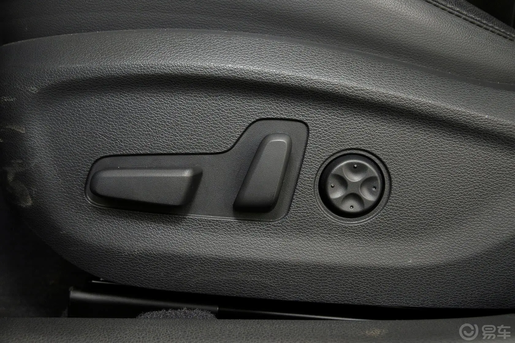 索纳塔2.4L 自动 DLX 尊贵型座椅调节键