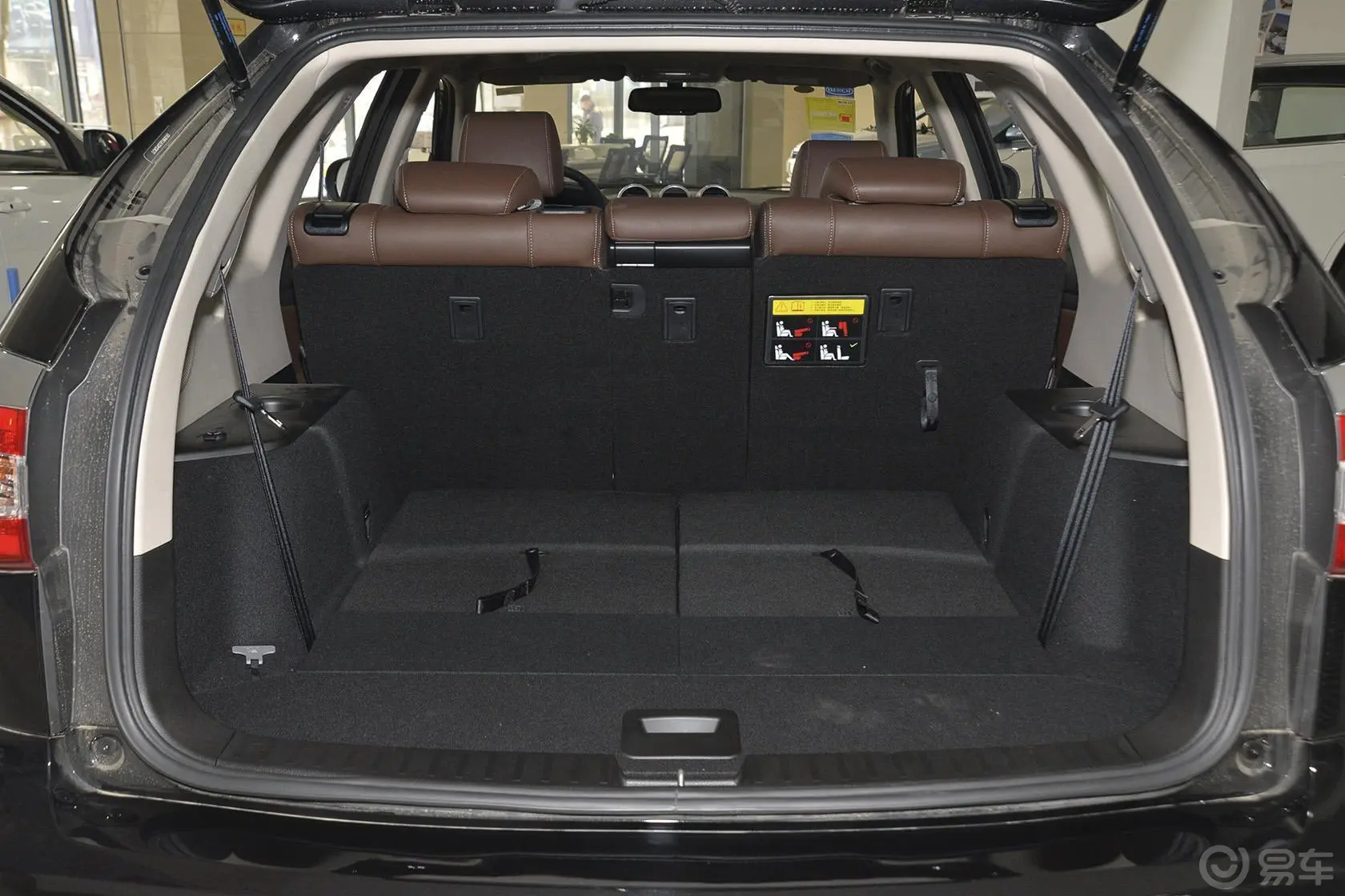 比亚迪S72.0TID 手自一体 旗舰型 7座 升级版行李箱空间（第3排打开）