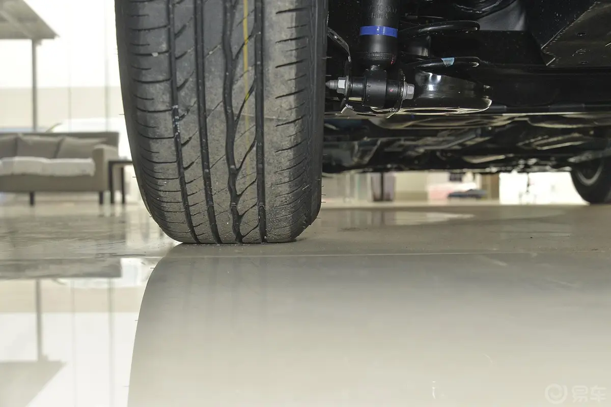 卡罗拉1.6L GL CVT轮胎花纹