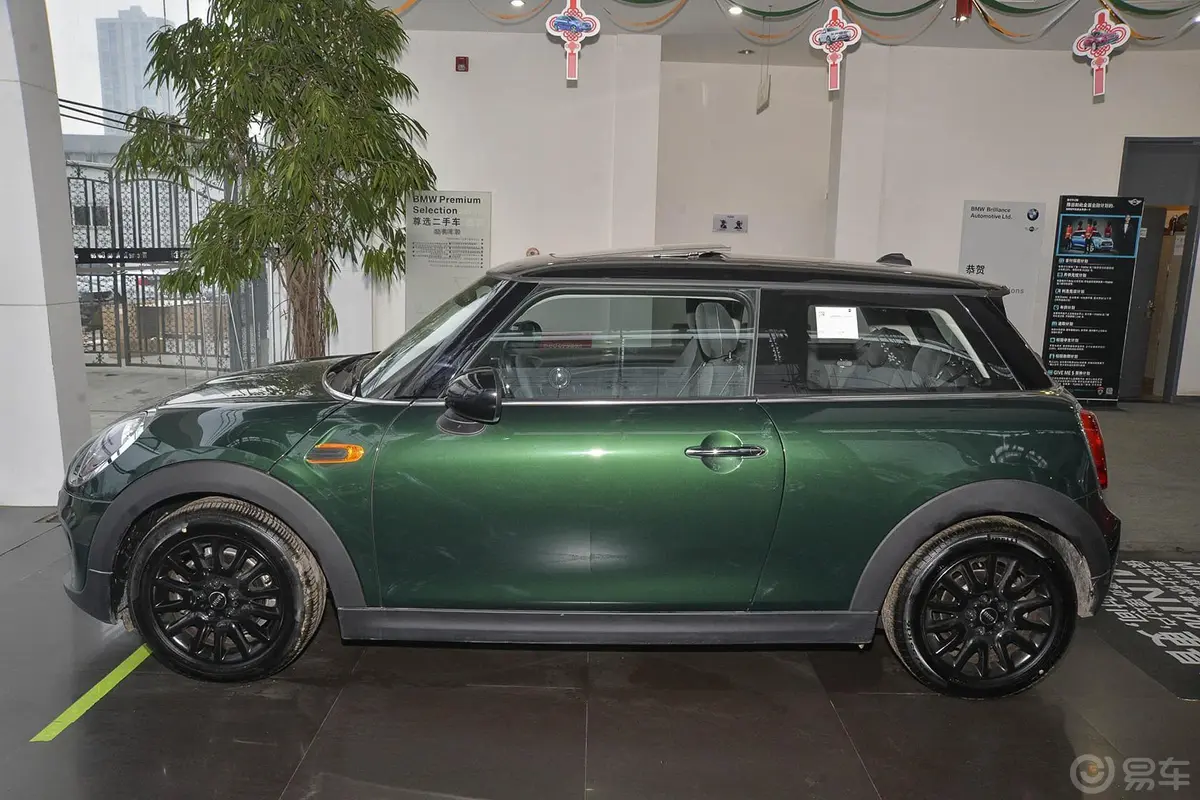 MINI1.5T COOPER Fun正侧车头向左水平