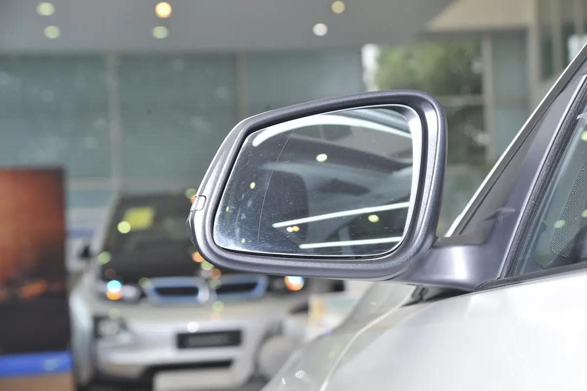 宝马4系四门轿跑车 420i 时尚型后视镜镜面（后）