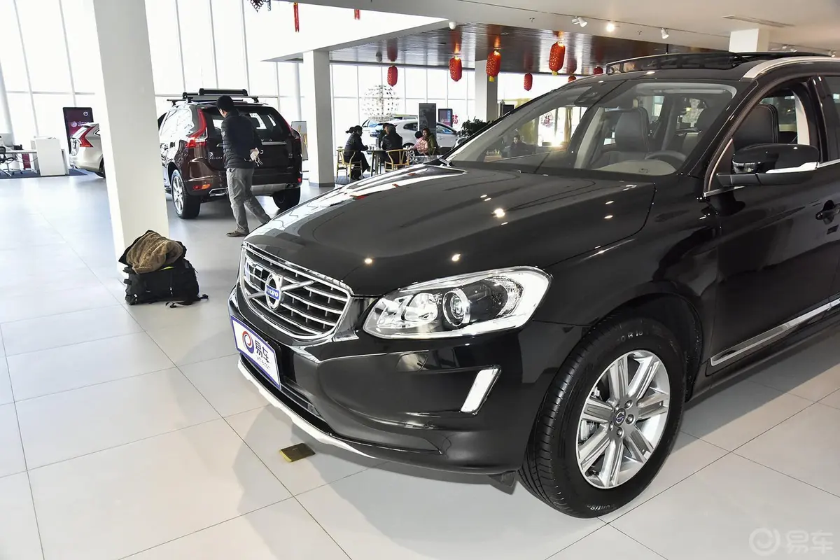 沃尔沃XC60T5 AWD 智远版车头局部