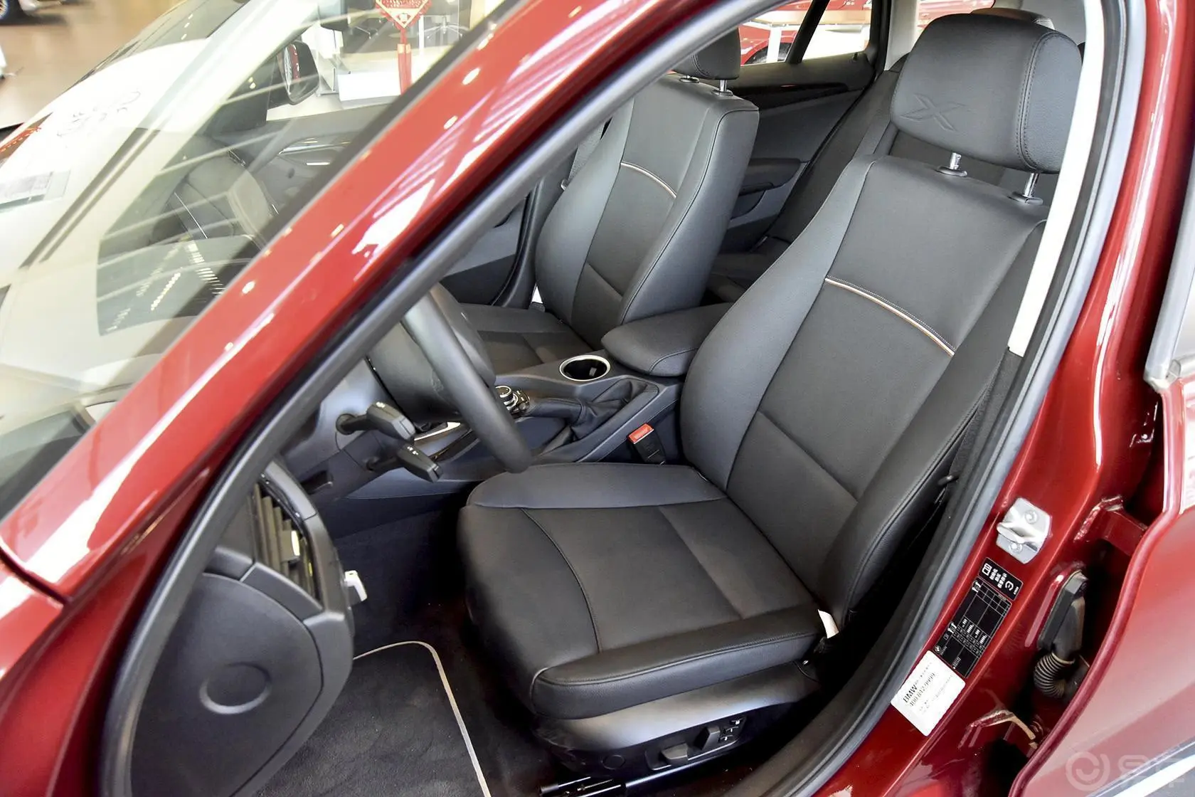 宝马X1sDrive18i X设计套装驾驶员座椅