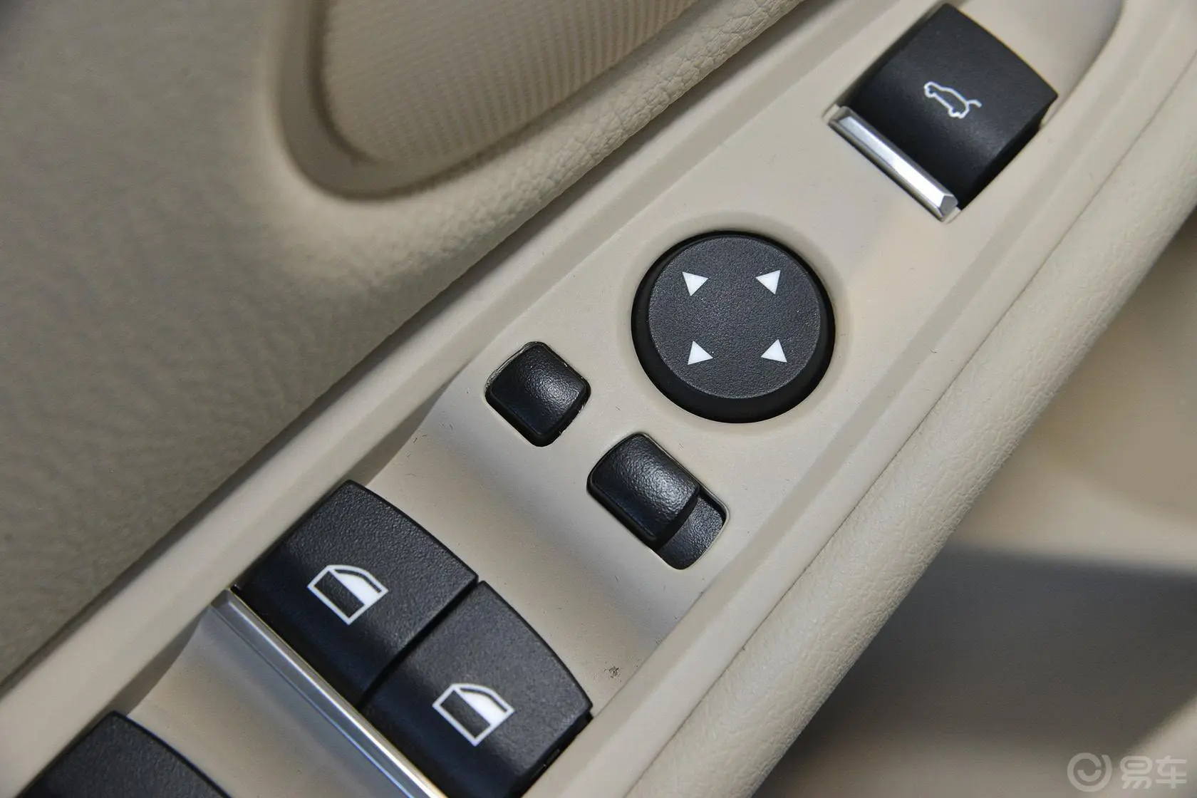 宝马X5(进口)xDrive35i 豪华型外后视镜控制键
