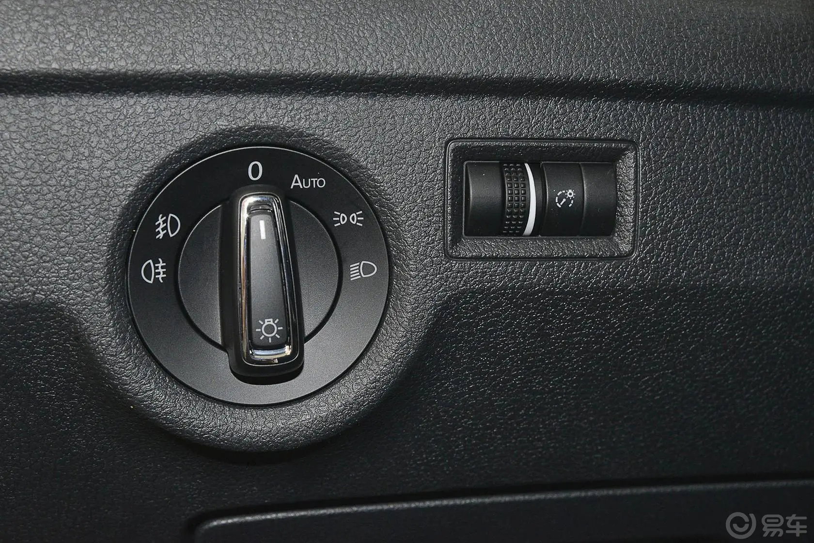 帕萨特330TSI DSG御尊版大灯开关
