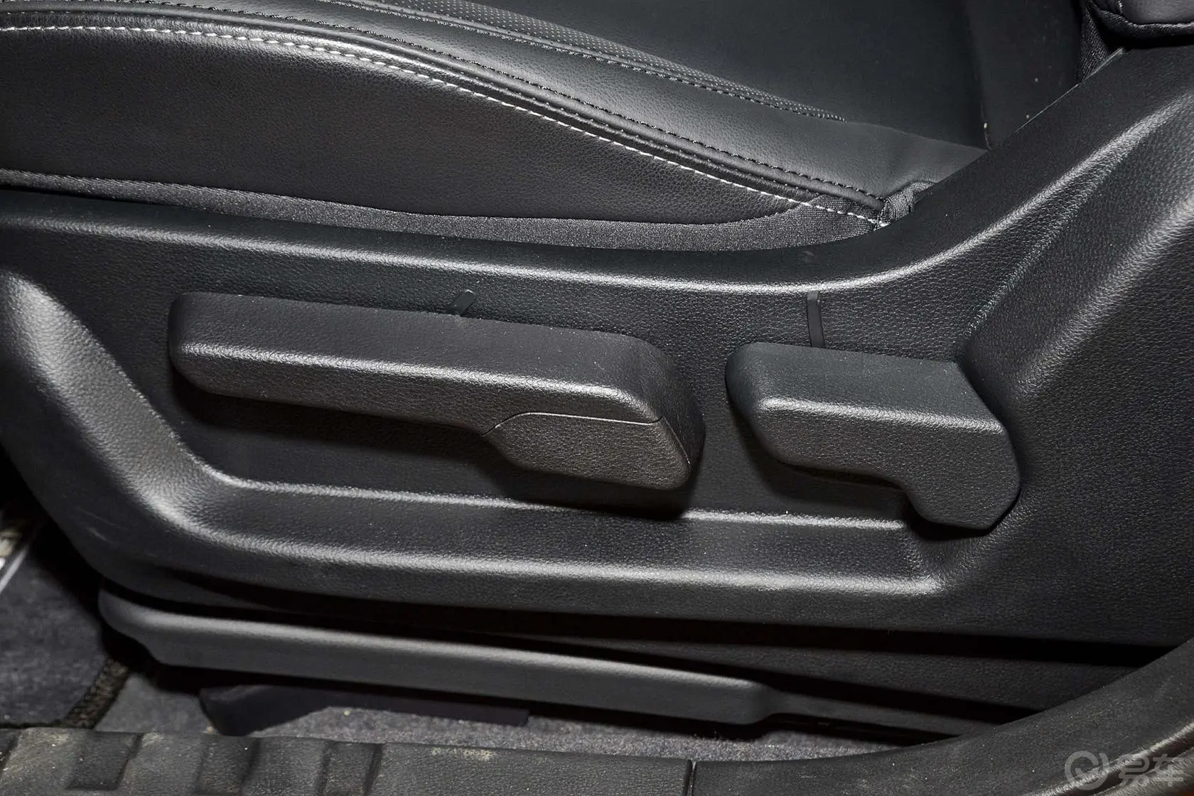 优6 SUV1.8T 时尚升级型座椅调节键