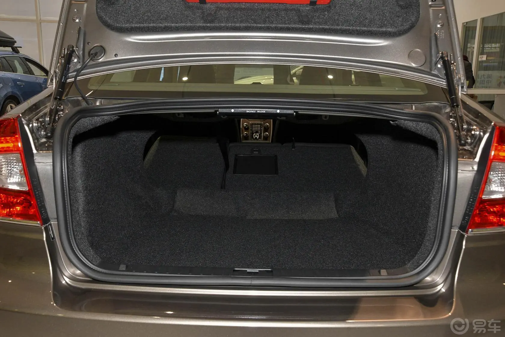 沃尔沃S80L2.0 T5 智雅版行李箱空间（后排全放倒）
