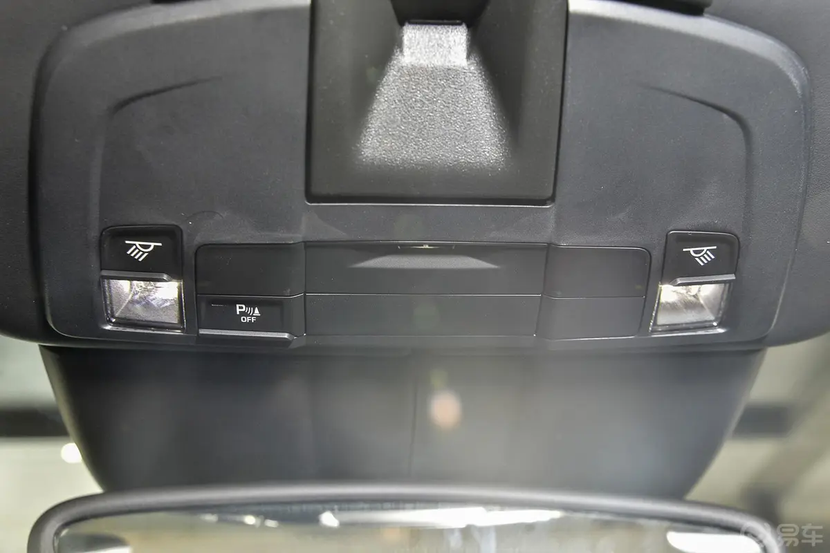 保时捷911Carrera Cabriolet 3.4L Style Edition前排车顶中央控制区
