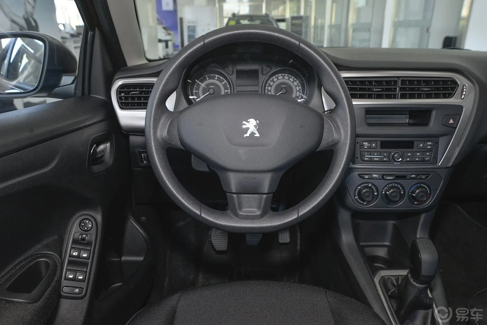 标致3011.6L 手动 舒适版 CNG中控台驾驶员方向