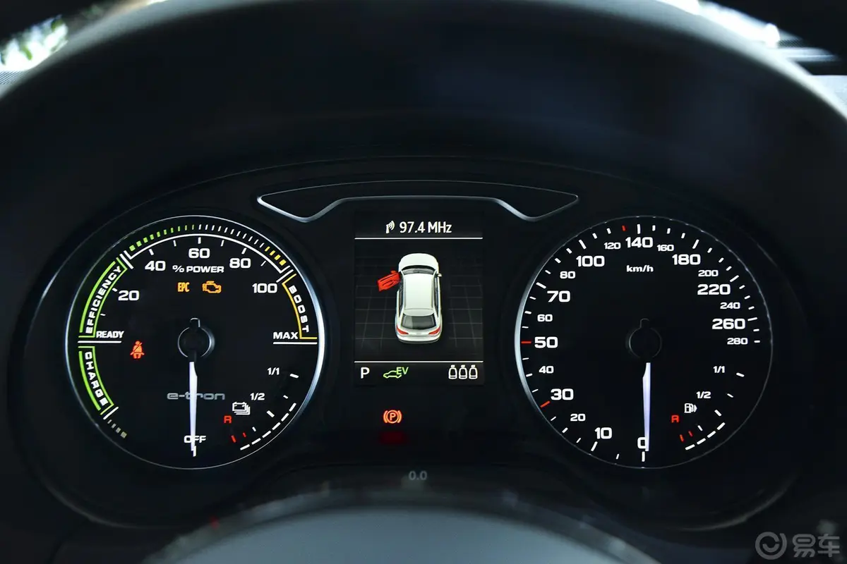 奥迪A3 插电混动(进口)Sportback e-tron 运动型仪表盘背光显示