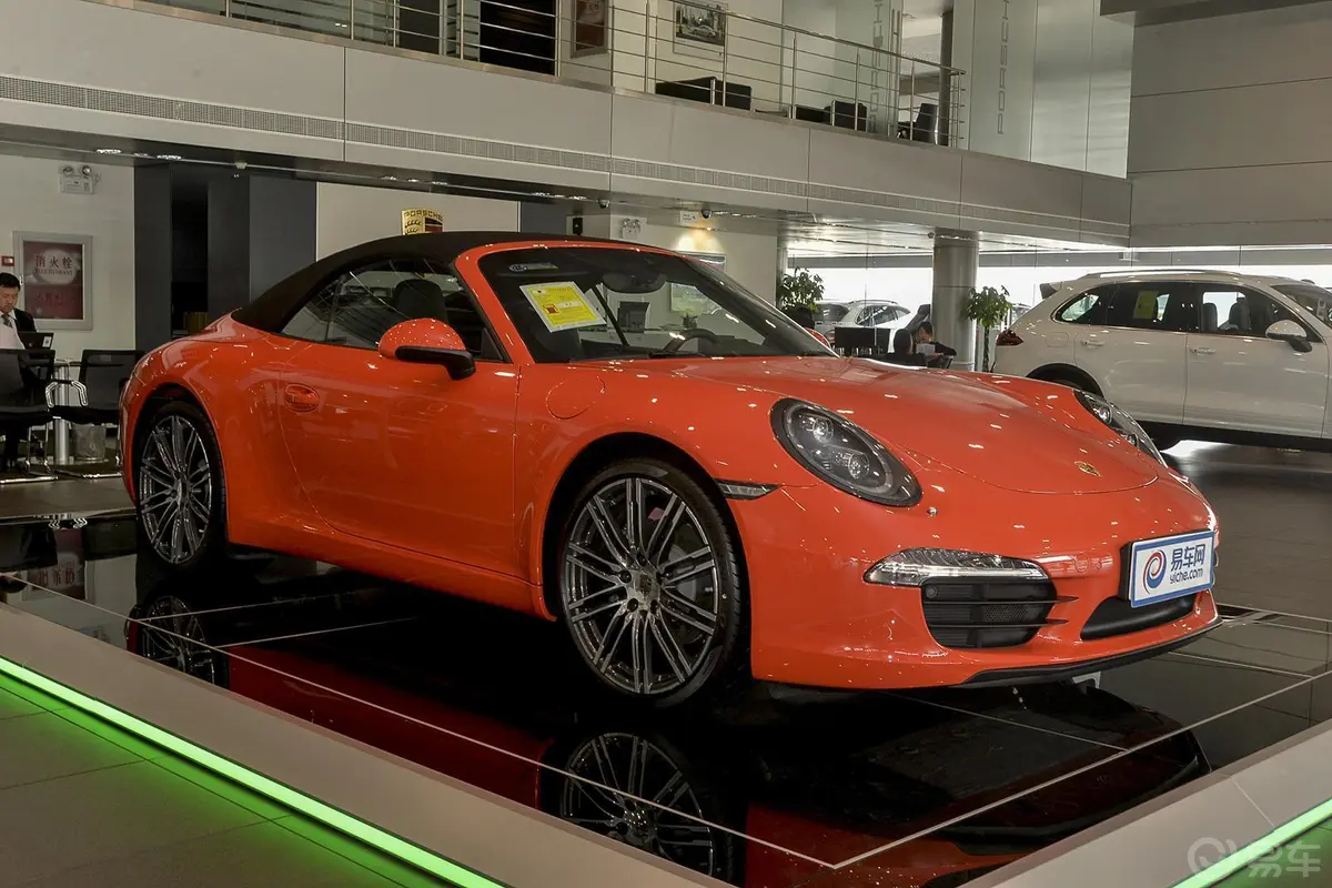 保时捷911Carrera Cabriolet 3.4L Style Edition外观