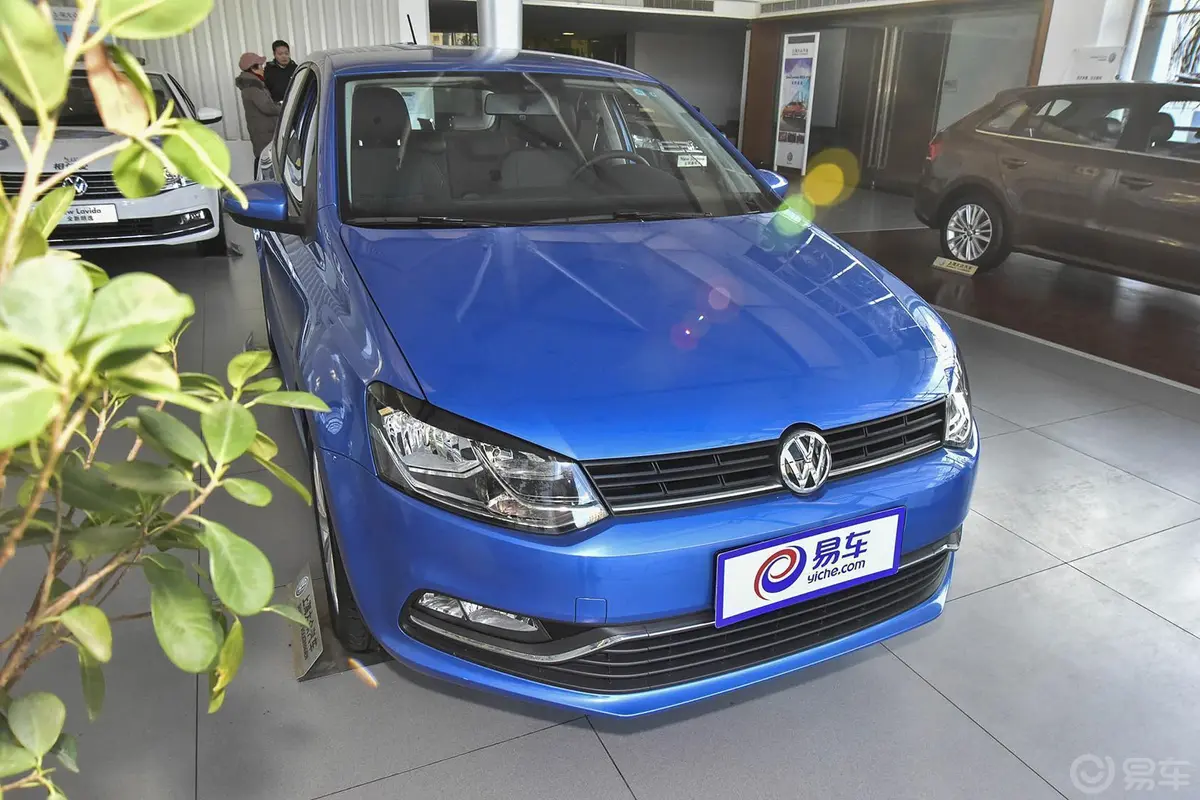 Polo1.4L 手动 舒适版侧前45度车头向右水平