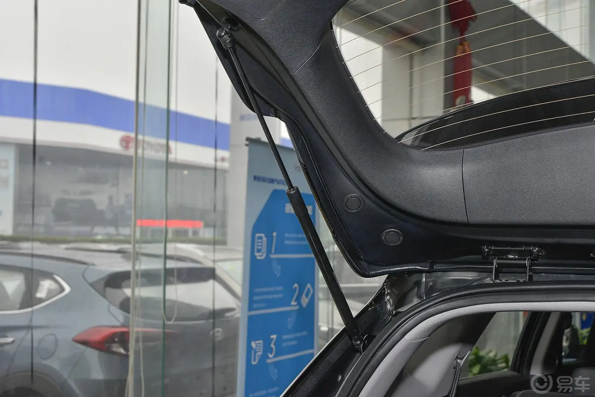 瑞风S21.5L CVT 豪华智能型行李厢支撑杆