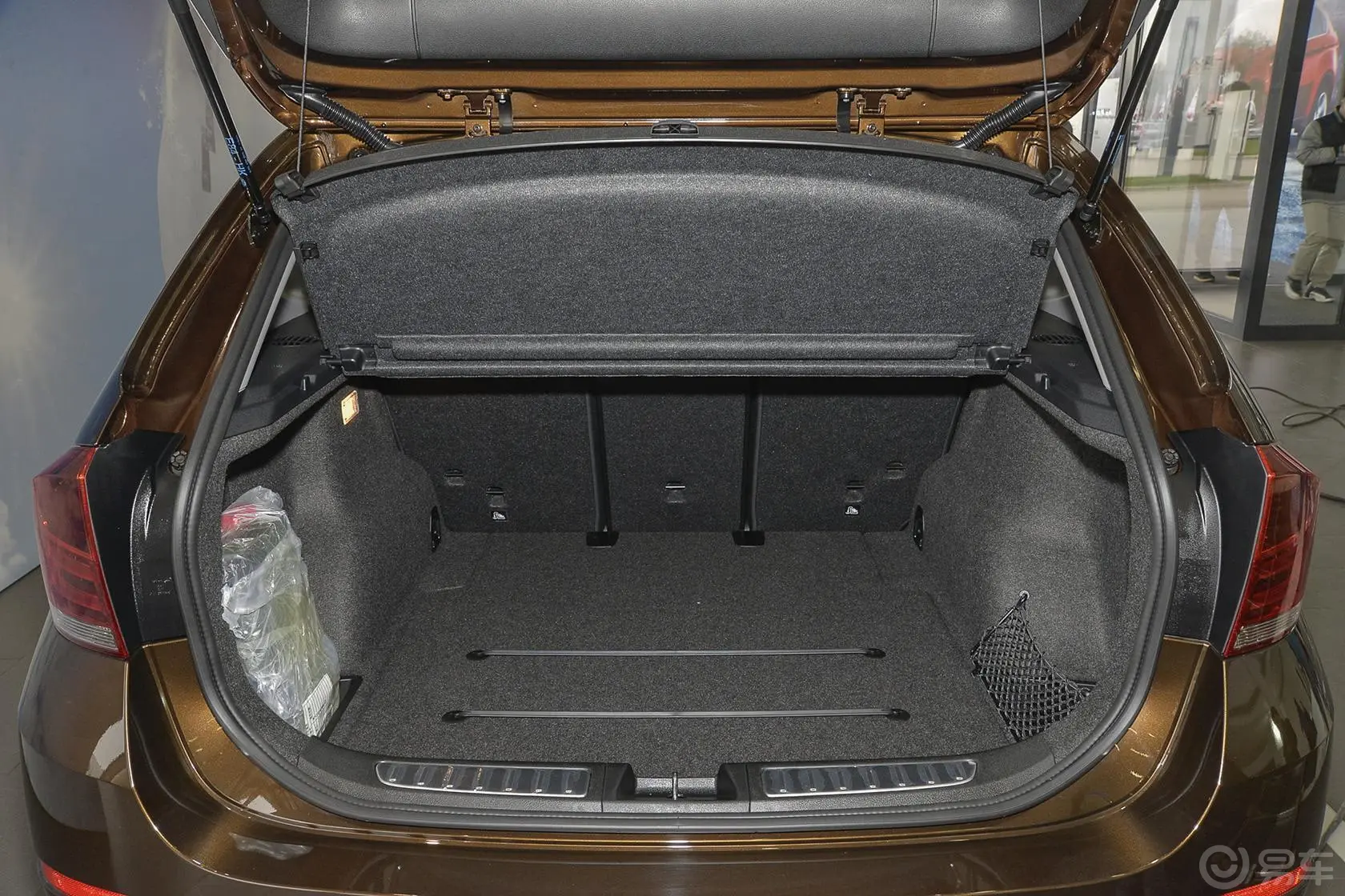 宝马X1sDrive20i 运动设计套装行李箱空间