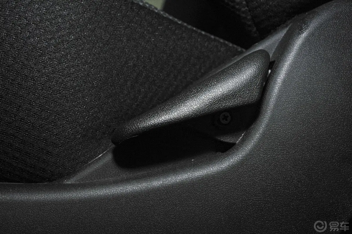 瑞风穿梭 2.0VVT 手动 汽油 长轴标准型座椅调节键