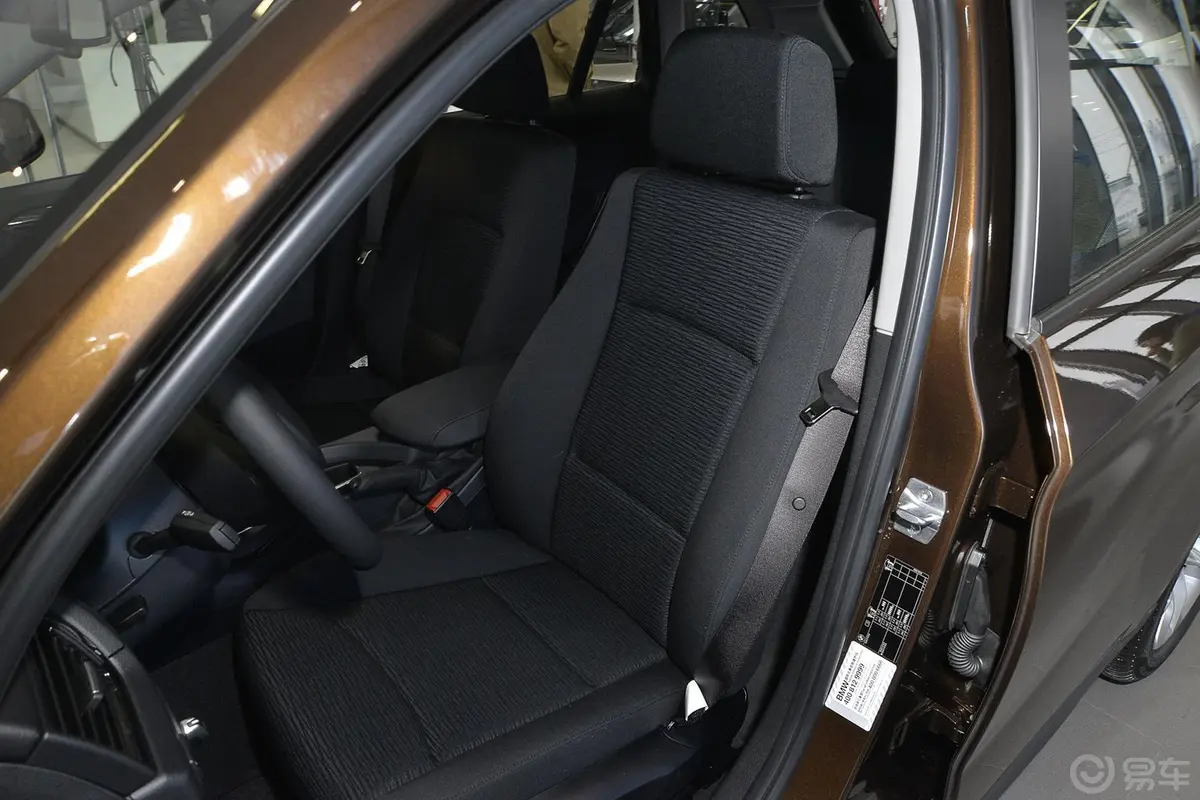 宝马X1sDrive20i 运动设计套装驾驶员座椅