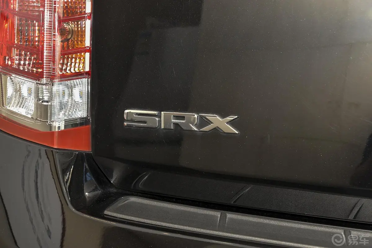 凯迪拉克SRX3.0L 手自一体 豪华型外观