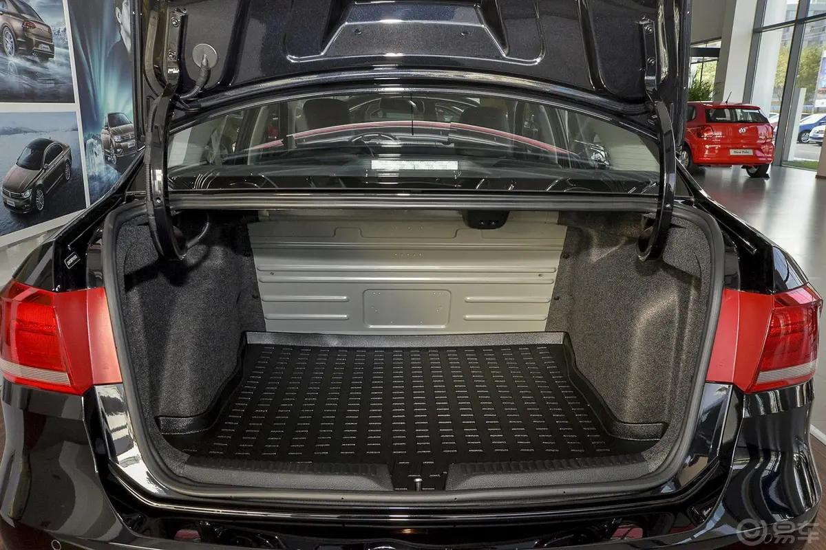 桑塔纳1.6L 自动 舒适版行李箱空间