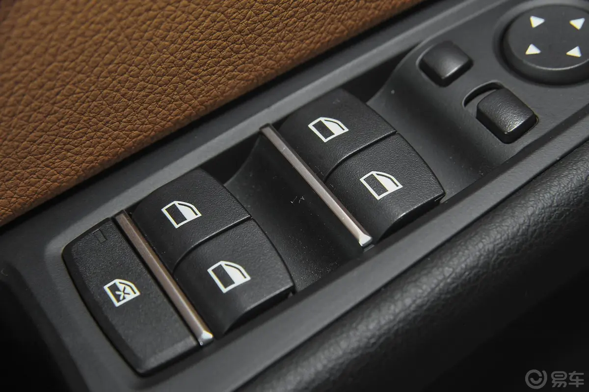 宝马X6xDrive35i 领先型车窗升降键