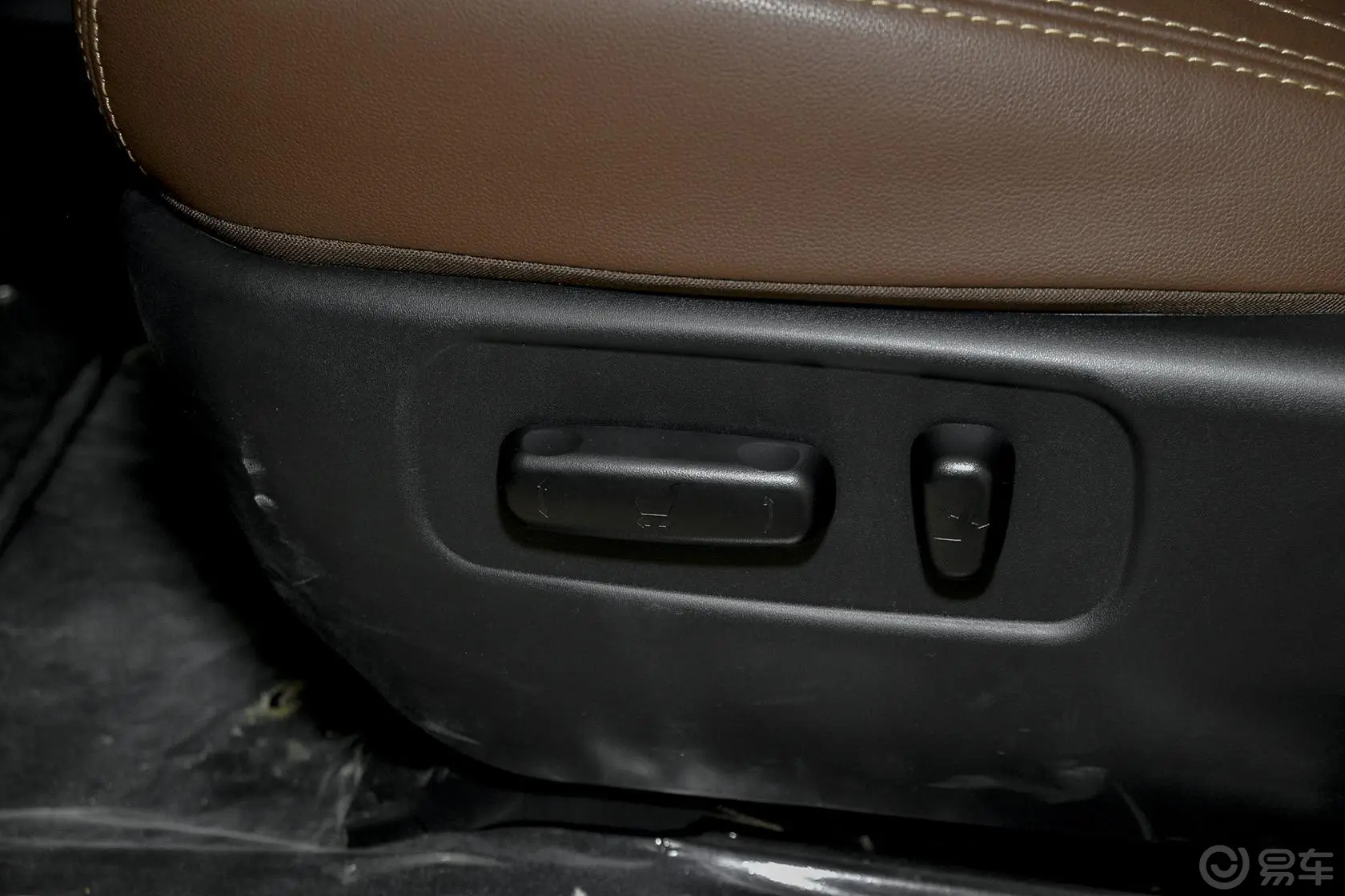 比亚迪S72.0TID 手自一体 旗舰型 7座座椅调节键