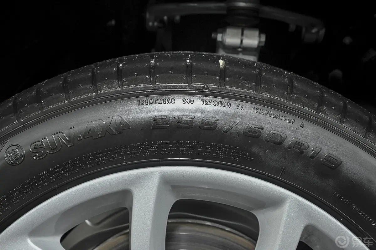 宝马X6xDrive35i 领先型轮胎规格