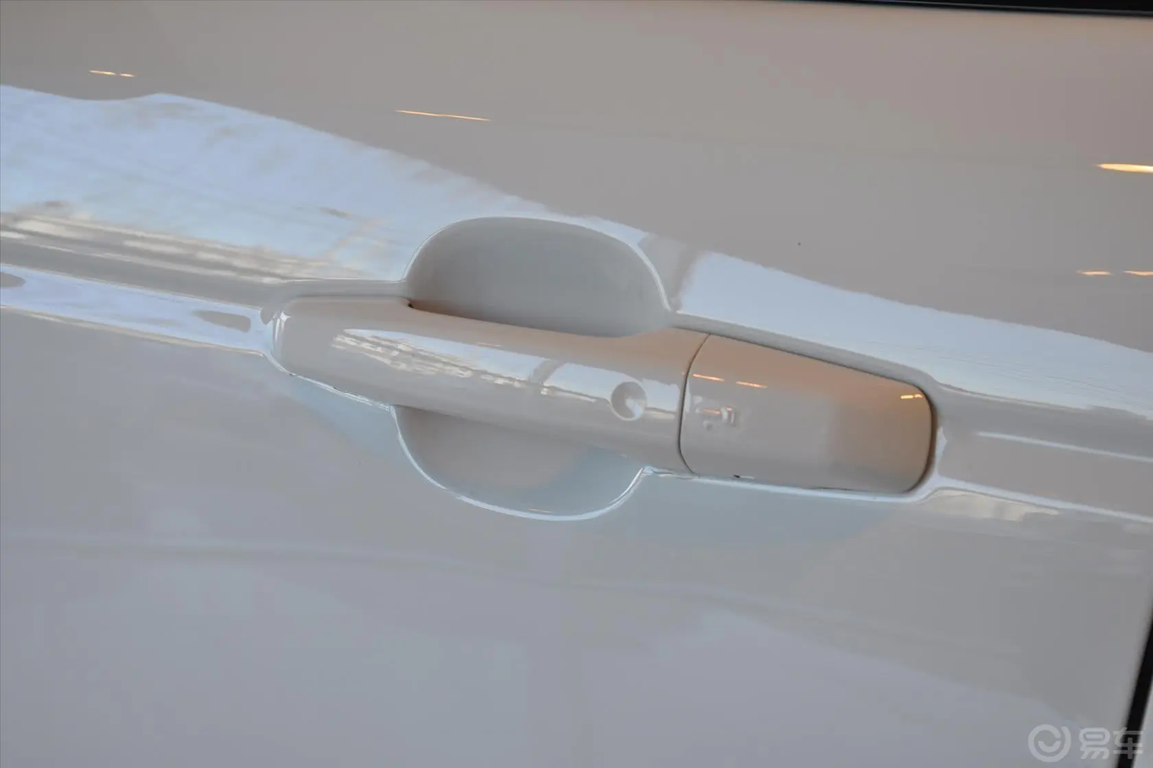 揽胜运动3.0 V6 汽油版 SC SE车门外拉手