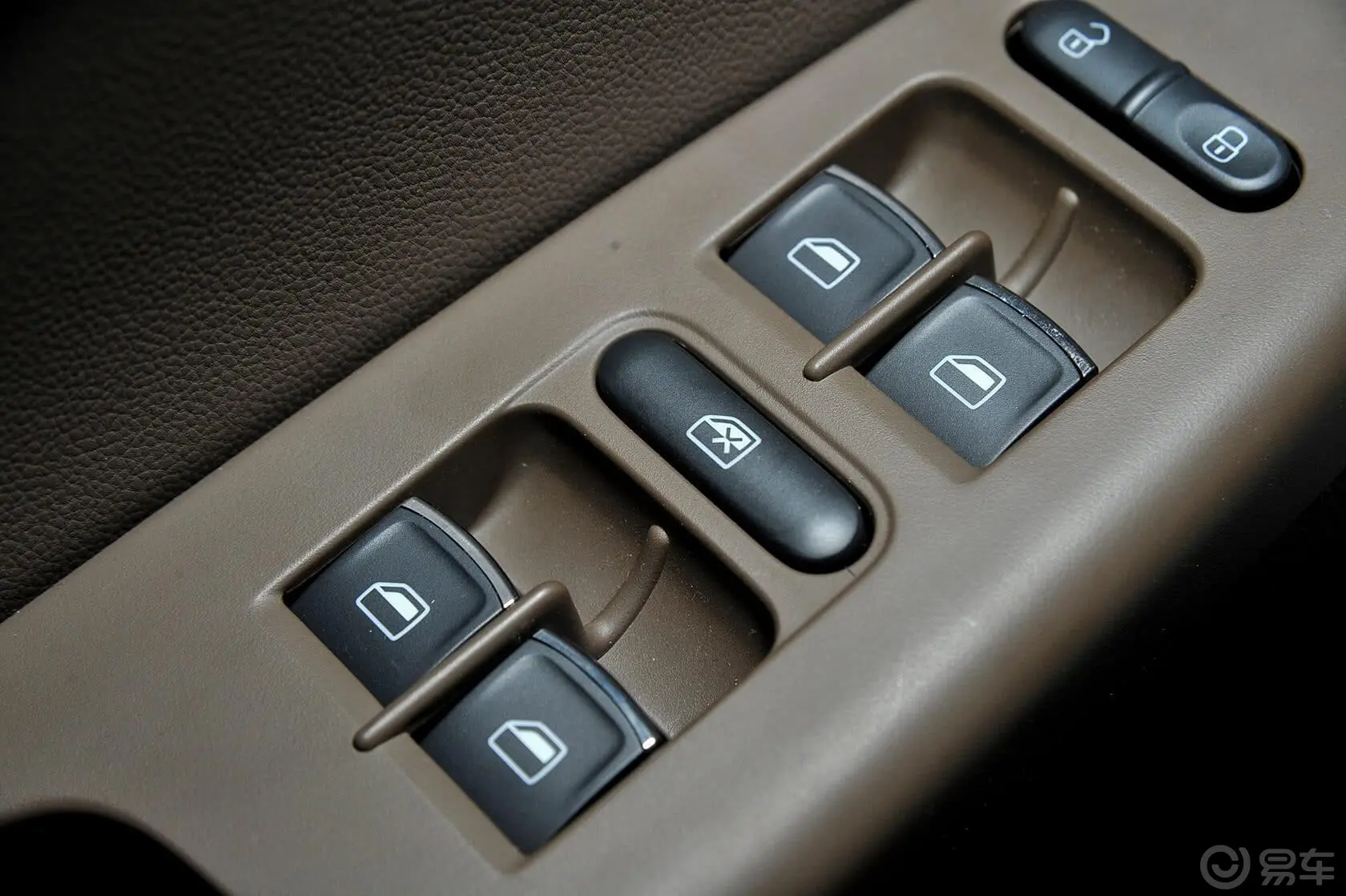 宝来1.4T 自动 舒适型车窗升降键