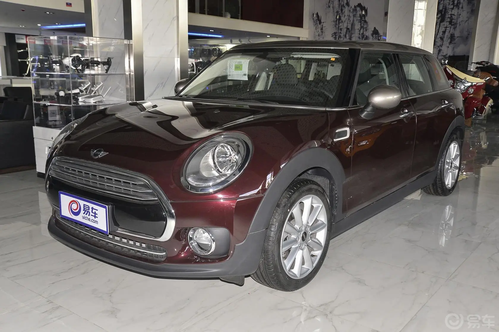 MINI CLUBMAN1.5T COOPER侧前45度车头向左水平