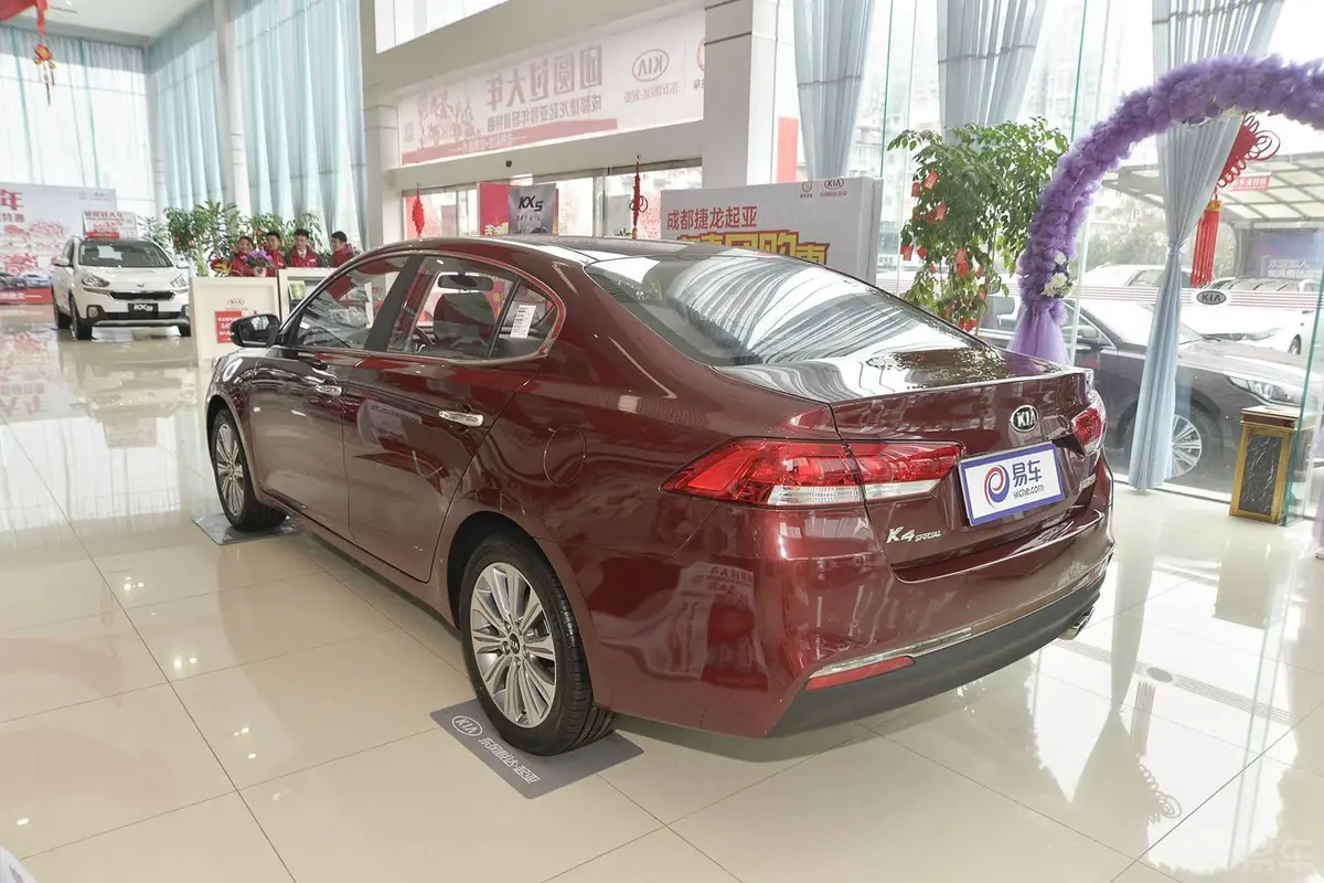 凯绅1.8L 自动 GLS Special侧后45度车头向左水平