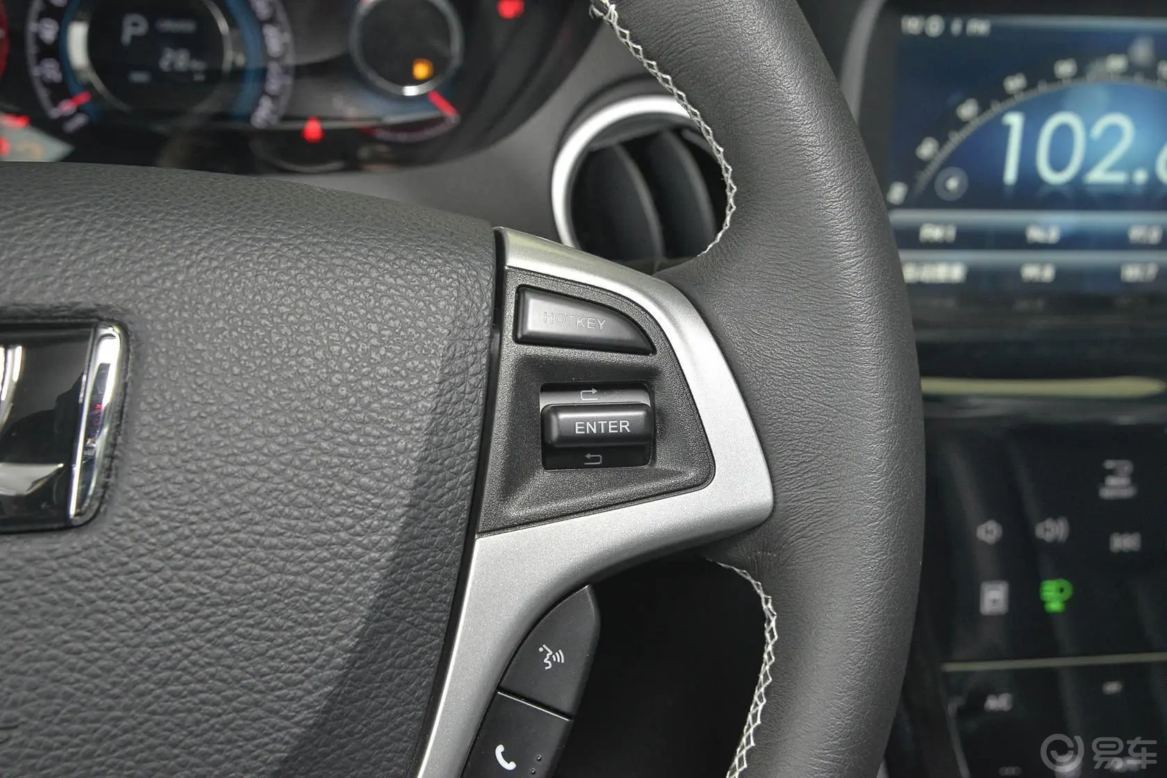大7 SUV2.2T 自动 两驱 智慧型方向盘功能键（右）