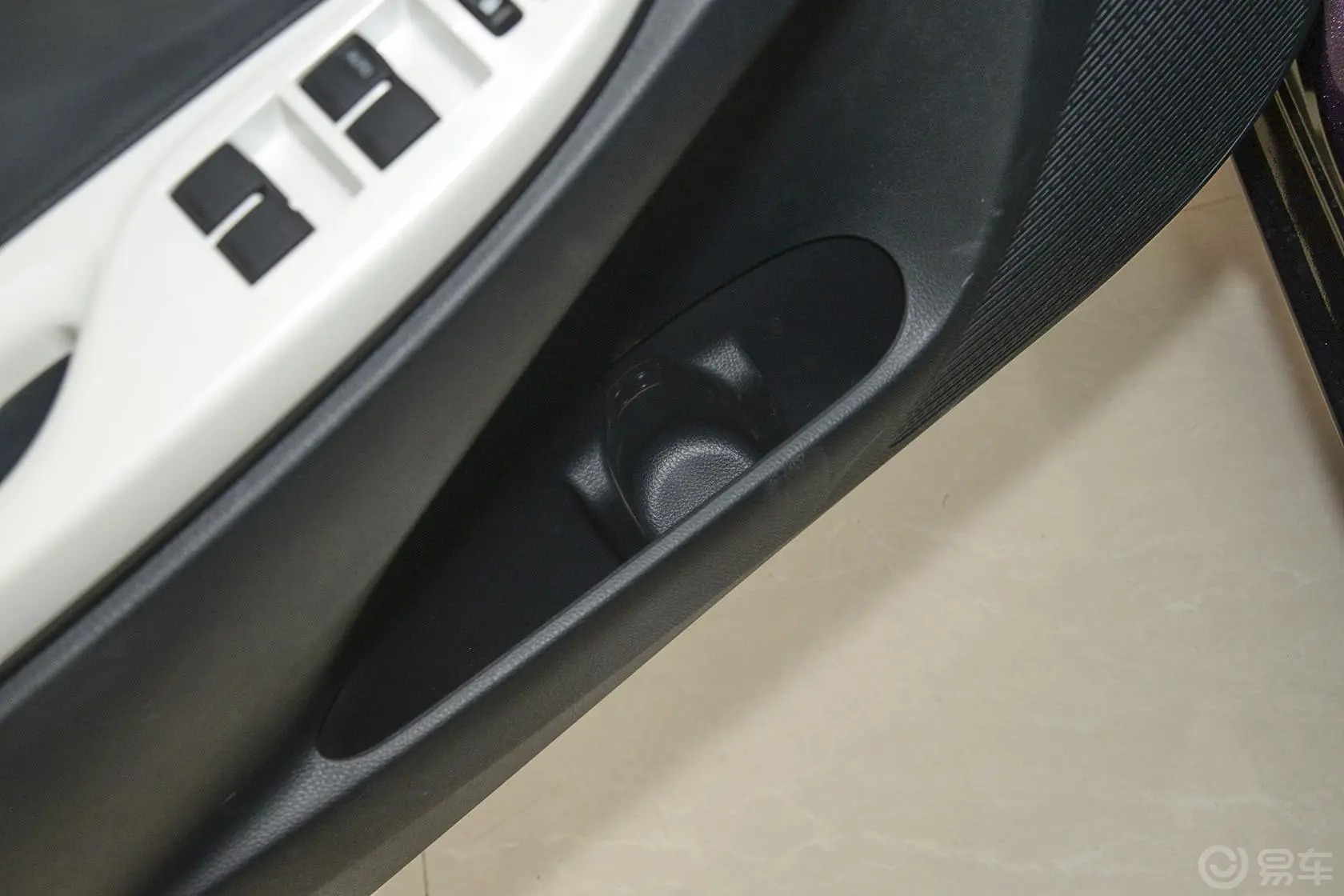 威驰1.5L 自动 智臻版驾驶员门储物盒