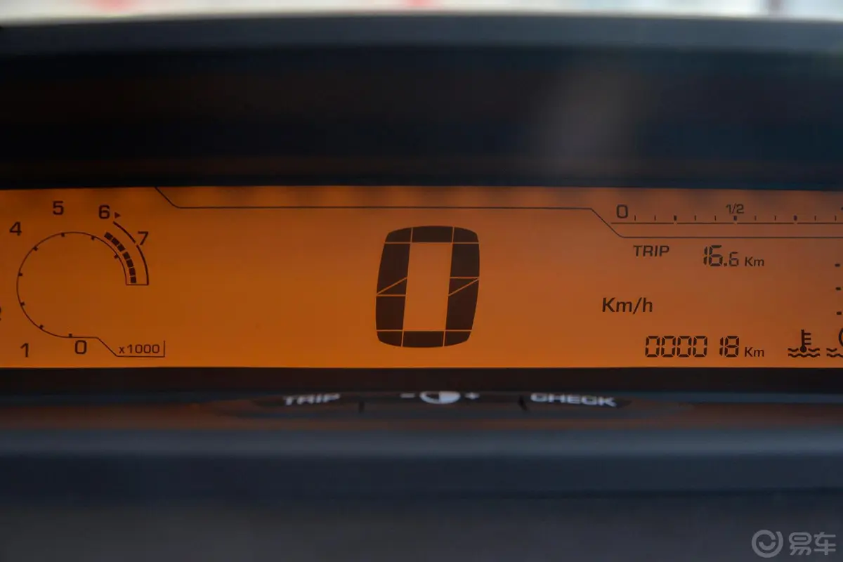 世嘉三厢 1.6L 手动 车载互联版仪表盘背光显示