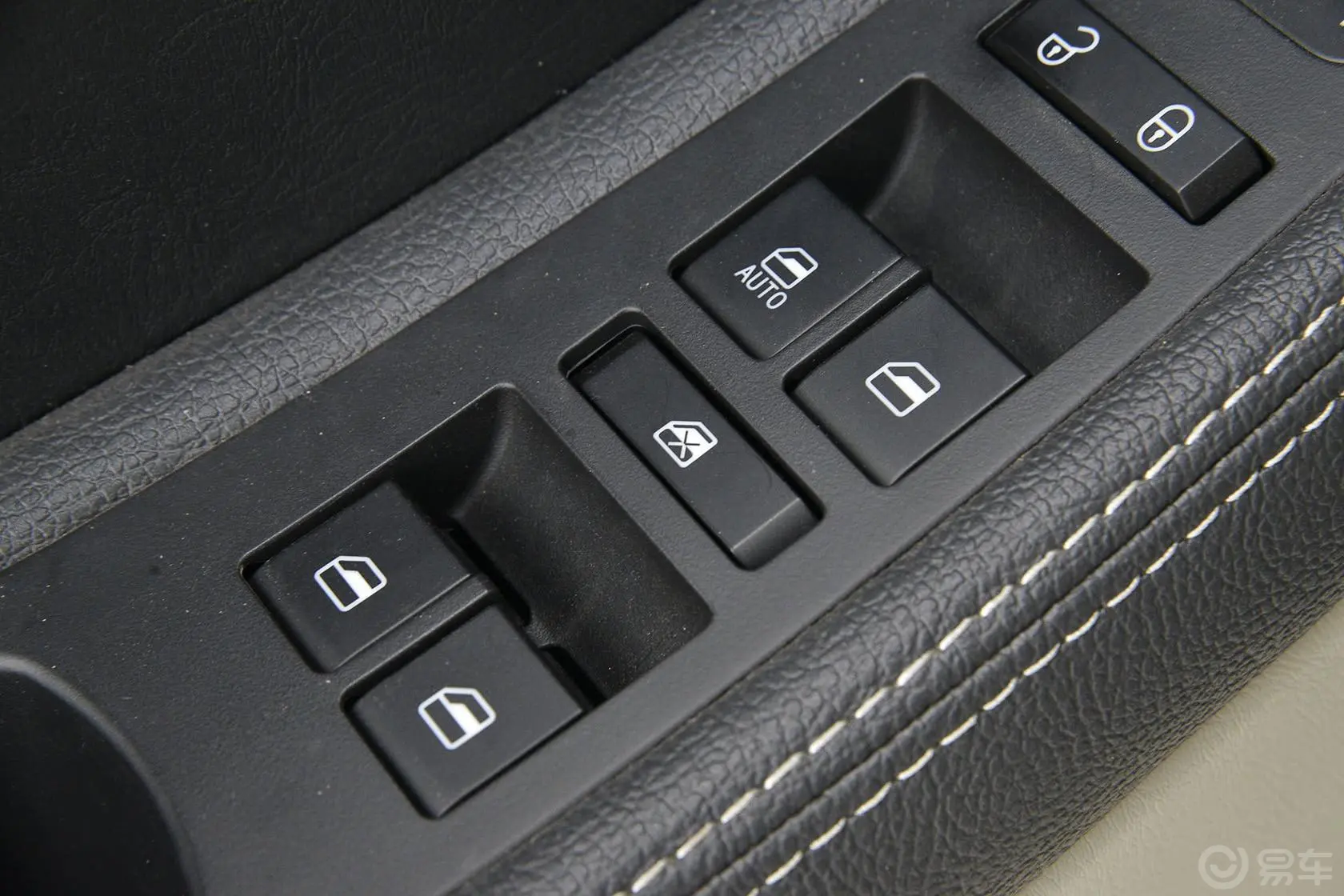 绅宝D501.5L 手动 标准版车窗升降键